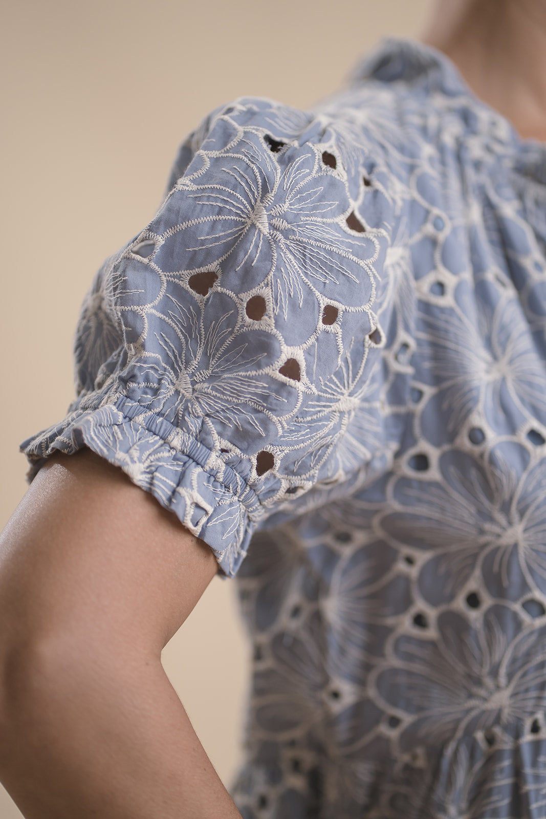 Vestido Midi Broderie