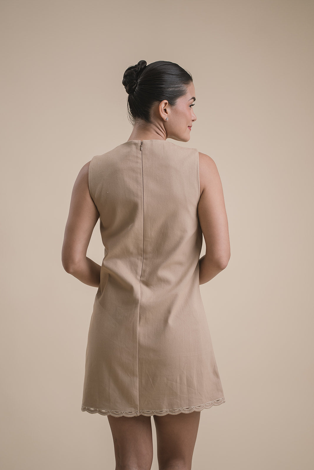 Vestido mini Bordado Beige